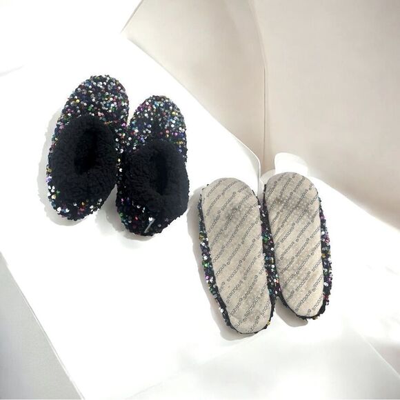 Snoozies! Fuzzy Sequin Slippers l Large l EUC - Picture 3 of 6